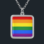 Collar Plateado Los colores del arcoiris<br><div class="desc">Celebra todo tu orgullo con los colores del arcoiris.</div>