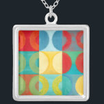 Collar Plateado Luminoso arte pop con círculos y plazas<br><div class="desc">El fluorescente ya no es sólo para las luces,  como lo demuestra esta maravillosamente brillante obra de arte pop. Esta impresión es una mezcla de cuadradas con círculos de colores dentro. ¡Si te gusta el arte abstracto te encantará este papel!</div>