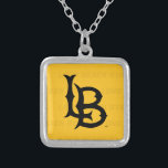Collar Plateado Marca de agua estatal de Long Beach<br><div class="desc">Mira estos diseños de Long Beach de la Universidad Estatal de California. Muestra tu Orgullo Estatal de California con estos nuevos productos de la Universidad. Estos son los regalos perfectos para el estudiante, alumno, familia, amigo o fan de Long Beach en su vida. Todos estos productos de Zazzle están en...</div>