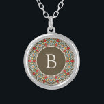 Collar Plateado Marco redondo de patrón inca inicial<br><div class="desc">El patrón inca ordenado rodea su inicial.</div>