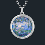 Collar Plateado Monet: Water Lilies 1919, famosa pintura,<br><div class="desc">Claude Monet: Water Lilies Red,  1919,  hermosa pintura de arte fino</div>