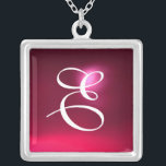 Collar Plateado Monograma de goma roja rosa<br><div class="desc">Diseño elegante y único con piedra de piedra. Modelación y renderización de nodrizas muy precisas en el estudio 3D Max de Bulgan Lumini.Parte de la serie Hyper Talismans.</div>
