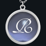 Collar Plateado Monograma de la gema de Topacio Azul<br><div class="desc">Diseño elegante y único con piedra de piedra. Modelación y renderización de nodrizas muy precisas en el estudio 3D Max de Bulgan Lumini.Parte de la serie Hyper Talismans.</div>