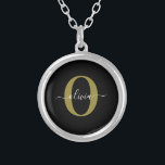 Collar Plateado Monograma personalizado Nombre del guión blanco ne<br><div class="desc">Este elegante monograma y el elegante diseño del nombre de la escritura se pueden dar como regalo para un cumpleaños, boda, ducha de novia, aniversario, Día de la Madre o cualquier ocasión. Se puede personalizar con el nombre y la inicial de la persona. Puede cambiar el tipo de letra, el...</div>