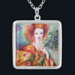 COLLAR PLATEADO MUJER ROMÁNTICA CON PESO DE PELO DE PELO<br><div class="desc">Pintura contemporánea original de acuarela con Relieve metalizado dorado y colores irrisorios en verde claro,  naranja amarillo,  verde azulado,  turquesa,  blanco. Elegante,  hermosa y sofisticada morena,  telas doradas espumosas rojas y verdes de un traje barroco con plumas de pavo real. Pintura de Bulgan Lumini (c).</div>