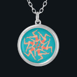 Collar Plateado Nadadores - Natación Sincronizada<br><div class="desc">Nadadores artísticos realizando una rutina coreográfica sincronizada. Nadadores - dibujo digital. Un regalo para los amantes de la natación,  el equipo de natación,  el entrenador de natación ... </div>