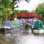 COLLAR PLATEADO NARROWBOATS<br><div class="desc">Los barcos del canal, conocidos en el Reino Unido como barcos estrechos, se utilizaron originalmente para transportar mercancías por todo el país. Ahora se utilizan principalmente para el ocio y atraen a personas de todo el mundo para disfrutar de nuestro campo rural. Estos barcos parecen muy bonitos con sus camarotes...</div>