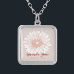 Collar Plateado Niña de flores Daisy Personalizada<br><div class="desc">Es un regalo perfecto para un chica de flores. Envíame un correo electrónico a JMR._Designs@yahoo.com si necesitas ayuda o tienes alguna solicitud especial.</div>