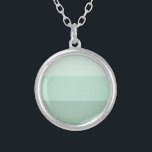 Collar Plateado Ombre verde rayado<br><div class="desc">Patrón de rayas de Ombre verde a la moda.</div>