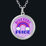 Collar Plateado Orgullo bisexual<br><div class="desc">Regalo de bisexualidad bonito púrpura,  marrón y azul con la bandera bisexual como arco iris.</div>