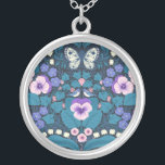 Collar Plateado Pansias, pájaros y mariposas<br><div class="desc">Papel pintado a mano en el jardín con panes,  lirios,  corazones sangrantes flores,  hojas,  pájaros y mariposas.</div>