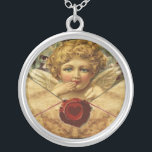 COLLAR PLATEADO PARCHE DE SELLO DE LA CERRADURA DEL CORAZÓN DE ANG<br><div class="desc">Elegante,  clásico y elegante diseño con cupido romántico,  foca de cera roja,  corazón y flecha en un antiguo pergamino marrón adecuado para románticos compromisos,  bodas,  navidades,  vacaciones,  uso familiar o profesional.</div>