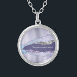 Collar Plateado *~* Pastel Geode Agate Purpurina de plata Glam AP4<br><div class="desc">(buscar artículos similares en AP40 ) SILVER NECKLACE / PENDANT - Siéntase libre de transferir a otros productos. Modernamente mejorado y popular Agate Pastel Agate Purple, Lavender , Powder Blue y varios matices de Purpurina plateado y Parques Celestes cósmicos como los flashes opales de piedra. Este diseño puede describirse como...</div>