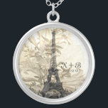 Collar Plateado Regalo del amor de la torre Eiffel de París de la<br><div class="desc">Un recuerdo/un regalo del amor para los amantes/los recienes casados/compromiso/boda/aniversario o cualquier persona que tienen recuerdos encariñados en París. Completamente adaptable. Personalícela por favor con su propio texto o suprímalos todos.</div>