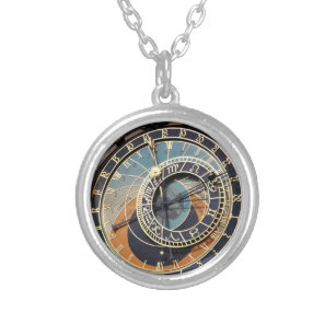 Collar Plateado Reloj Astronómico En Praga