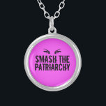 Collar Plateado Romper los ojos de las citas feministas rosas del<br><div class="desc">Un diseño audaz de los derechos de la mujer con los ojos de una mujer sobre las palabras Rompe el patriarcado con un tipo de letra fresca y borrosa sobre un fondo rosado caliente. Compra este regalo por cada mujer fuerte que conozcas para ayudarlos a levantarse y exigir igualdad. ¡Vamos...</div>