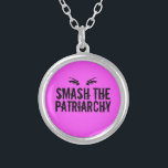 Collar Plateado Romper los ojos de las citas feministas rosas del<br><div class="desc">Un diseño audaz de los derechos de la mujer con los ojos de una mujer sobre las palabras Rompe el patriarcado con un tipo de letra fresca y borrosa sobre un fondo rosado caliente. Compra este regalo por cada mujer fuerte que conozcas para ayudarlos a levantarse y exigir igualdad. ¡Vamos...</div>