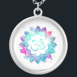 Collar Plateado *~* Símbolo OM . Aum manala de color de agua Lotus<br><div class="desc">* Mejorado en energía - Un símbolo OM Lotus Watercolor Mandala en un fondo negro.* ROUND Fondo blanco y colorida acuarela. Plata chapada. Puede ser Zen , Esoteric , New Age , Metaphysical , y Espiritual ayudando con meditación y atención. Aquí para usted es un diseño atractivo metafísicamente inclinado espiritualmente...</div>