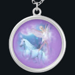 Collar Plateado Sky Faerie Aspárrs y Unicorn Vignette<br><div class="desc">Sky Faerie Aspárrs y Unicorn Vignette Under the full moon y las estrellas en el cielo de medianoche- hay una piscina de agua dulce llena de aguas puras de la mágica cascada de unicornio. Aquí es donde encontrará la Unicornio, Sky Faerie Aspárrs y Unicorn Lunaria, bailando en las aguas con...</div>