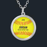 Collar Plateado Softball de encargo con el nombre del jugador,<br><div class="desc">Este collar lindo ofrece un softball amarillo con el nombre de su jugador,  el número y el nombre del equipo.  ¡Un regalo perfecto del recuerdo para su jugador preferido!  Compruebe hacia fuera nuestros otros regalos temáticos del softball haciendo clic en el logotipo de Colorfulgalshop abajo.</div>