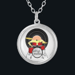 Collar Plateado Tambores de música vinil<br><div class="desc">Un ilustracion personalizado gracioso para la gente que ama el sonido del vinilo en un revoltijo. Este diseño musical también sería genial para los tambores. Un ilustracion personalizado de un disco tocando los tambores.</div>