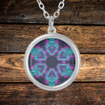 Collar Plateado Tejer Mandala rosa azul y púrpura<br><div class="desc">Esta manala funky presenta azul,  rosa y morado en un estilo de tejado de cestas. Imágenes psicodélicas para el hippie moderno o para cualquiera que ame los colores vivos.</div>