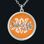 Collar Plateado Tibetano Seis Verdaderas Palabras Mantra/Om Mamáes<br><div class="desc">Hermoso regalo tibetano significativo de budismo con bendiciones de todos modos. Las grandes seis palabras verdaderas: Om Mamáes Ni Pad Me Hum es el mantra más común en el Tíbet, recitado por budistas, pintado o tallado en rocas, ruedas de oración o cráneos de yak y visto alrededor del Tíbet muy...</div>