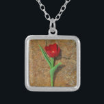Collar Plateado Tulipán rojo y amarillo<br><div class="desc">Tulipán rojo primavera y amarillo,  contra una roca marrón en el lago Arrowhead. Foto de Sandy Closs. Pascua,  flores,  flores rojas,  primavera,  valentina,  valentinas,  boda,  bodas,  San Valentín</div>