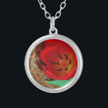 Collar Plateado Tulipán rojo y amarillo primavera<br><div class="desc">Tulipán rojo y amarillo primavera contra una roca marrón en el lago Arrowhead. Foto de Sandy Closs. Pascua,  flores,  flores rojas,  primavera,  valentina,  valentinas,  boda,  bodas,  San Valentín</div>