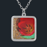 Collar Plateado Tulipán rojo y amarillo primavera<br><div class="desc">Tulipán rojo y amarillo primavera contra una roca marrón en el lago Arrowhead. Foto de Sandy Closs. Pascua,  flores,  flores rojas,  primavera,  valentina,  valentinas,  boda,  bodas,  San Valentín</div>