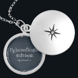 Collar Plateado Verso de la Biblia: Mi amado es mío y yo soy suyo<br><div class="desc">Verso de la Biblia: Mi Amado es mío y yo soy el suyo. Hermoso versículo romántico de la biblia en pizarra negra vintage con bordes de luz bokeh. Escritura de Song of Solomon. Perfecto para bodas,  aniversarios,  etc.</div>