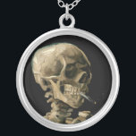 Collar Plateado Vincent van Gogh - Calavera con cigarrillo en llam<br><div class="desc">Cabeza de un Skeleton con un cigarrillo en llamas / Calavera con cigarrillo en llamas / Crane de squelette fumant une cigarrillo - Vincent van Gogh,  1885</div>