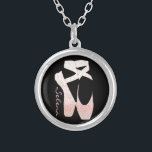 Collar Plateado Zapatos de ballet suaves personalizados del rosa<br><div class="desc">Personalícelo con el nombre del beneficiario o modifiqúelo para requisitos particulares con su propio texto,  y usted puede también cambiar la fuente,  tamaño,  y el color del texto,  lo mueve,  lo gira. O suprima el texto si usted lo tendría bastante fuera.</div>