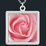 Collar rosa rosa rosa de Pendant de bonito<br><div class="desc">rosa rosado bonito sobre un bonito collar de platillos plateados,  de 369Design. Un regalo maravilloso para tu fiesta nupcial,  madre,  hermana,  novia o mejor amigo. Disponible en una variedad de colores.</div>