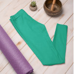 Color de tendencia Jade Green Sólido Leggings<br><div class="desc">Presentamos nuestras elegantes leggings verdes de jade, parte de nuestra colección de colores de tendencia de otoño e invierno. Estas leggings verde esmeralda están más que a la moda; encarnan un atractivo atemporal y clásico, asegurando que tu moda permanezca fresca durante años. Estas leggings vibrantes son la manera perfecta de...</div>