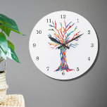 Colores arcoiris Árbol de vida reloj grande<br><div class="desc">Este reloj caprichoso está decorado con la impresión de un diseño de Tree Of Life en colores arcoiris. El árbol se hizo originalmente en mosaico usando pequeños fragmentos de vidrio de colores brillantes. Original Mosaico © Michele Davies.</div>