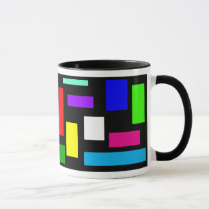 Colores en la taza de café negra del fondo