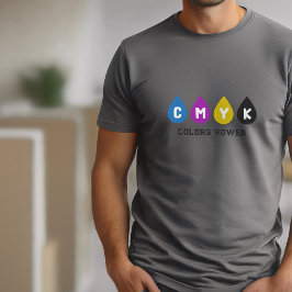 Colorida tinta CMYK lanza camiseta masculina