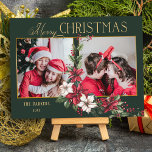 Coloridas fotos de dos fotos de Feliz Navidad Poin<br><div class="desc">Diseño festivo y colorido que presenta una plantilla de dos fotos con personalizado de oro. Gráfica de texto de Feliz Navidad con un spray de puninsettias de Navidades tradicionales y con fondo verde.</div>