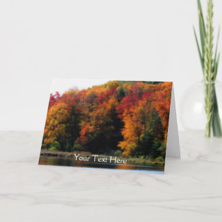 Coloridas hojas de otoño con tarjeta de foto de la