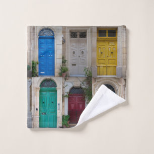 Coloridas puertas delanteras en Malta
