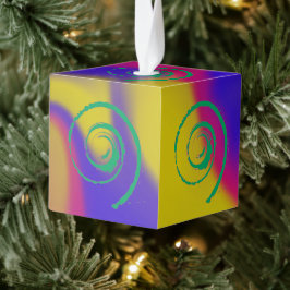 Coloridas torbellinas sobre el adorno del cubo de 