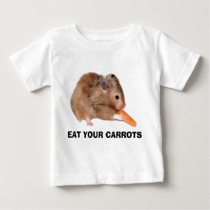 Coma su camisa de las zanahorias