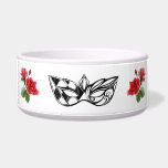 COMEDERO *~* BARCO EN ROSAS ROJAS ROJAS DE MÁSCARA VENECIAN<br><div class="desc">"I BARK IN ITALIAN DOG es el texto que se encuentra en este BOWL de AGUA DE PERRO MASCOTA italiano. El tazón BLANCO tiene un contorno negro de una MÁSCARA VENECIANA flanqueada a ambos lados con un pequeño BOUQUET de ROSAS ROJAS. Las hojas de las rosas rojas son VERDES que...</div>
