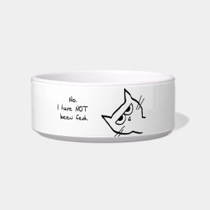 Comedero ¡El gato enojado no se ha alimentado!