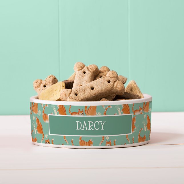 Comedero El mal Naranja Tabby Cats golpea las cosas por enc (Bad Cats Knocking Stuff Over Dog bowl)