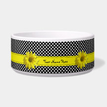 Lunares blancos y negros de la margarita amarilla