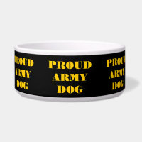 Perro del ejército orgulloso de la mascota Bowl