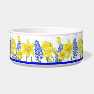 Comedero Primavera de la Tierra en un recipiente de ensalad