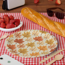 Compartiendo platos para dar gracias.